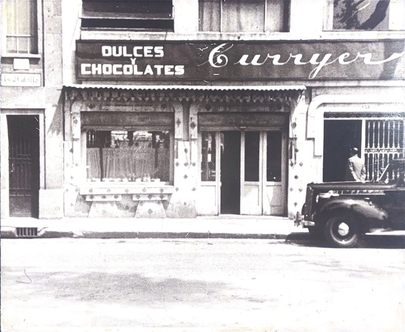 Fachada tienda Curryer